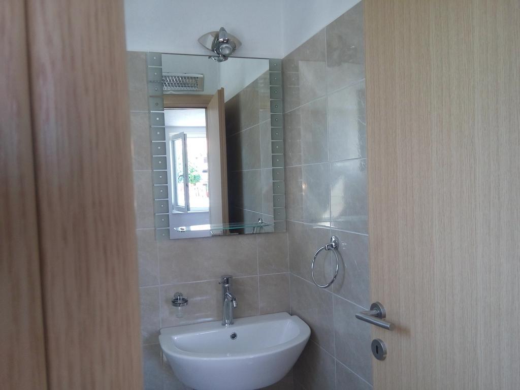 Adriatic Rose Apartment Turanj Eksteriør bilde
